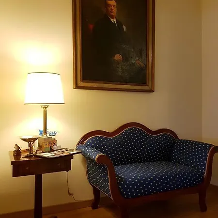 לינה וארוחת בוקר Cadorna 3*